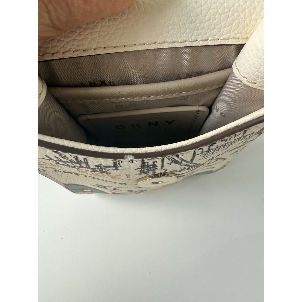 DKNY Elissa North South Crossbody Bag Graffiti Print Chain Strap EUC - Picture 7 of 10